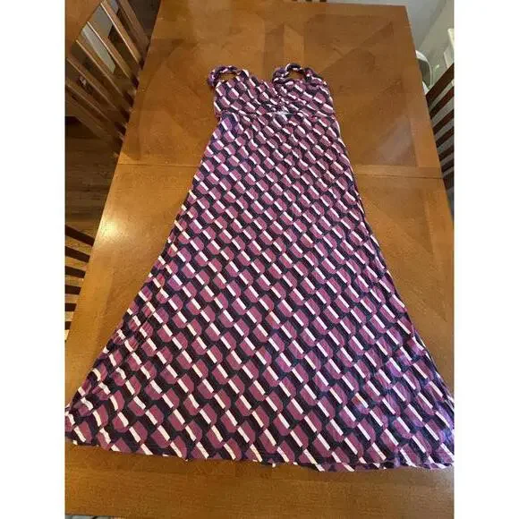 Women's Sleeveless Maxi Dress with Geometric Pattern - Picture 6 of 6